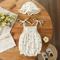 Thumbnail for LittleBlossom – Kesäinen mukavuus ja tyylikkyys – vauvan body, jossa on hattu