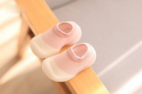 Thumbnail for TinySteps – Mukavuus ja turvallisuus – FlexiFeet-vauvankengät