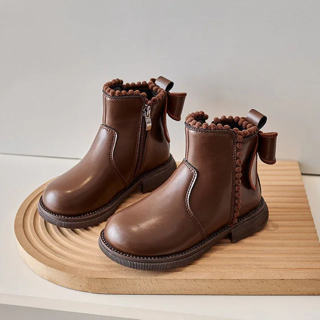Mini Fashion – Mukavuus ja tyyli – Nahkaiset nilkkurit