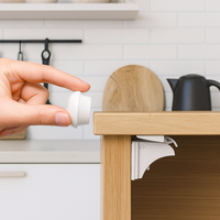 Thumbnail for SafeSpace Click – Näkymätön suojaus – magneettinen lapsilukko ilman poraamista