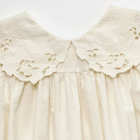 Thumbnail for Sleeveless Dress – Tyylikäs ja mukava – pitsikaulusmekko