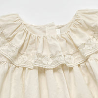 Thumbnail for Ruffle Collar Top – Tyylikäs ja mukava – Toppi jossa on koristeellinen kaulus ja pussihihat
