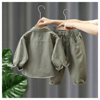 Thumbnail for LittleExplorer – Mukava ja tyylikäs – lasten housut ja paita -setti