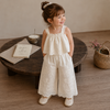 TinyLuxe – Zomerset-pitsipaita ja leveälahkeiset housut