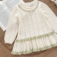 Thumbnail for MiniBelle – Tyylikäs ja pehmeä – Neulottu vauvanmekko, jossa on röyhelökoriste