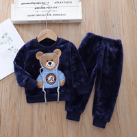 Thumbnail for CozyBear – Lämmin ja pehmeä – Lasten verryttelypuku, jossa on karhukuvio