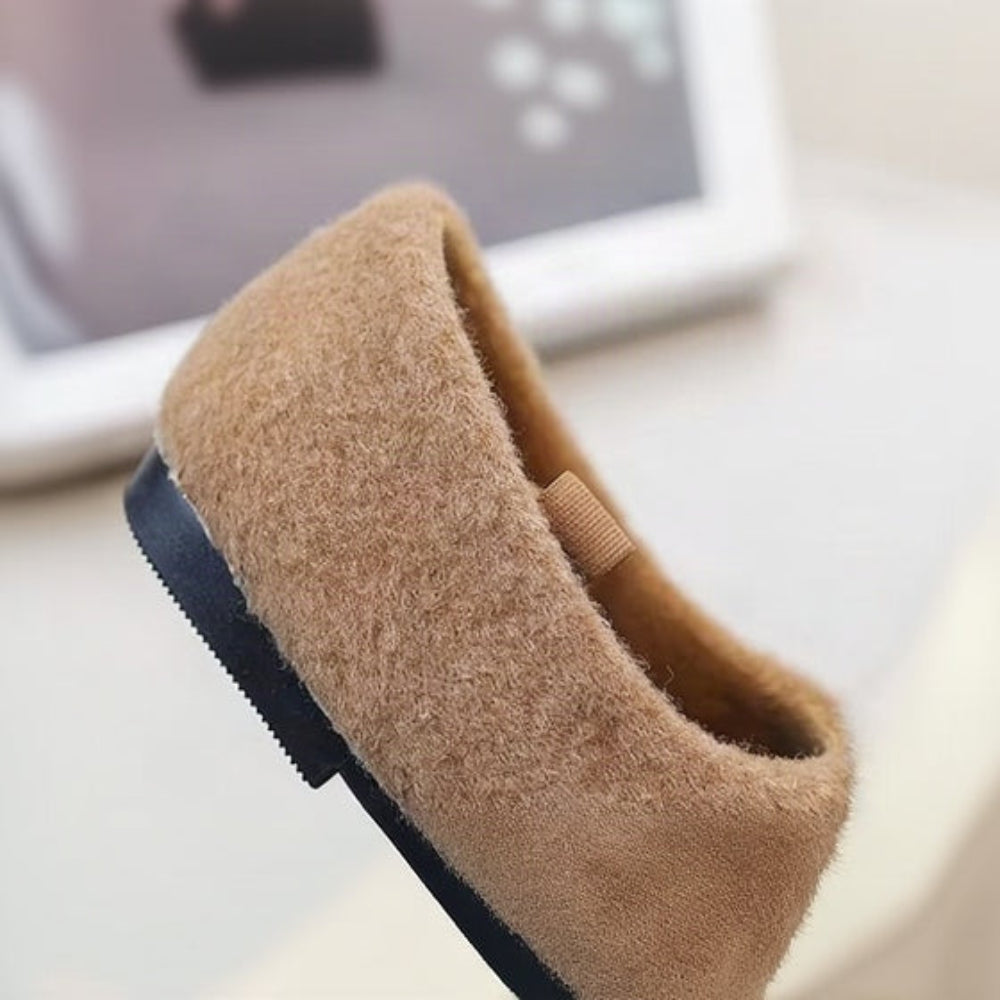 SoftSteps –  Lämmin ja pehmeä – Tyttöjen kengät, joissa on pehmopomponi