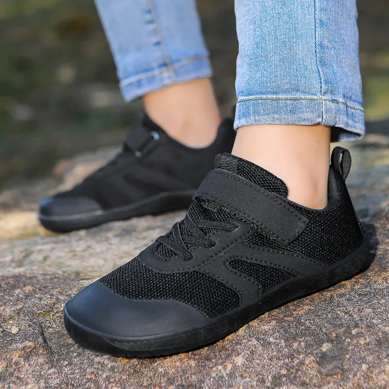 RunCoast – Raikas ja joustava – luistamaton Barefoot-lastenkenkä