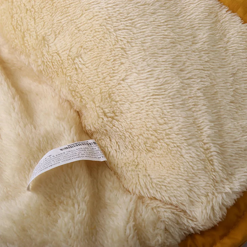 CozyTrend – Elegantti ja lämmin – talvitakki, jossa turkiskaulus