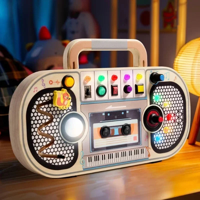 Wooden Busy Board – Motoriset taidot ja vuorovaikutus – Musiikkitaulun aktiviteetit