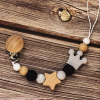Thumbnail for Baby Pacifier Holder – Nimellä – Henkilökohtaiset puu- ja silikonikivet