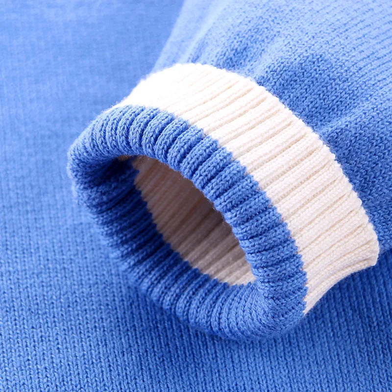 CozziWear – Warm & Trendy – Neulottu neuletakki karhuilla