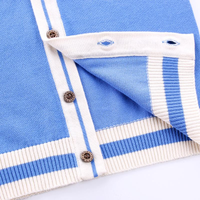 Thumbnail for CozziWear – Warm & Trendy – Neulottu neuletakki karhuilla