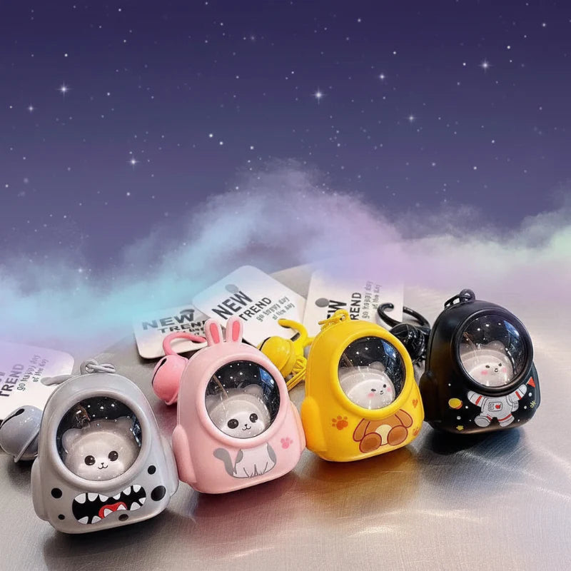 Glowing Astronaut Charm – Söpö ja hohtava – Astronautti-laukun ripustin