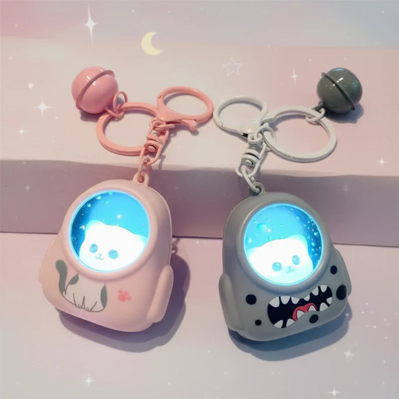 Glowing Astronaut Charm – Söpö ja hohtava – Astronautti-laukun ripustin