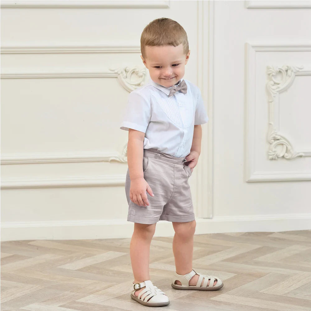 LittleDandy – Klassinen ja tyylikäs – Puuvillaiset shortsit henkseleillä ja rusetilla