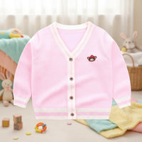 Thumbnail for CozziWear – Warm & Trendy – Neulottu neuletakki karhuilla