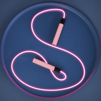 Thumbnail for GlowRope – Ainutlaatuinen ja energinen – Valoa heijastava hyppynaru