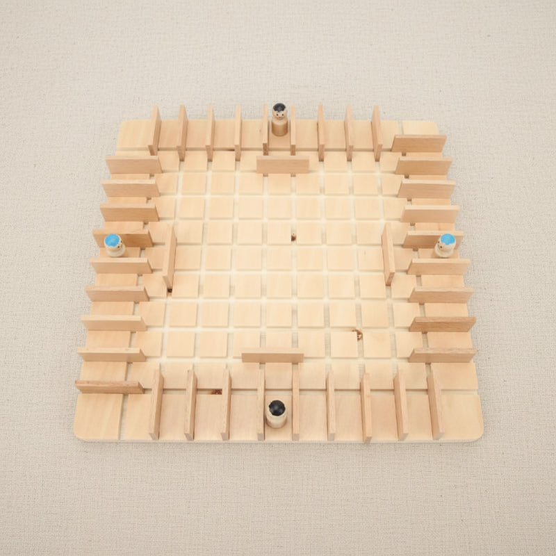 Wooden Chess Puzzle Game – Strategia & ajattelu – Lautapeli