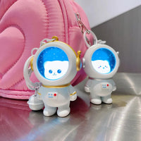 Thumbnail for Glowing Astronaut Charm – Söpö ja hohtava – Astronautti-laukun ripustin