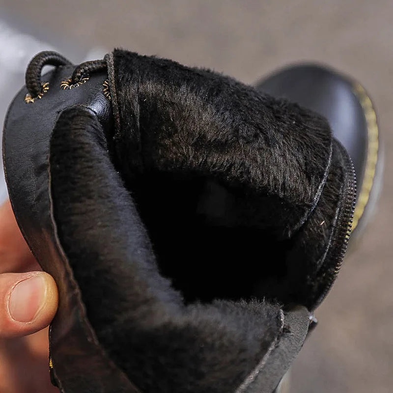 BlackLine – Vahvat ja mukavat – nauhalliset saappaat