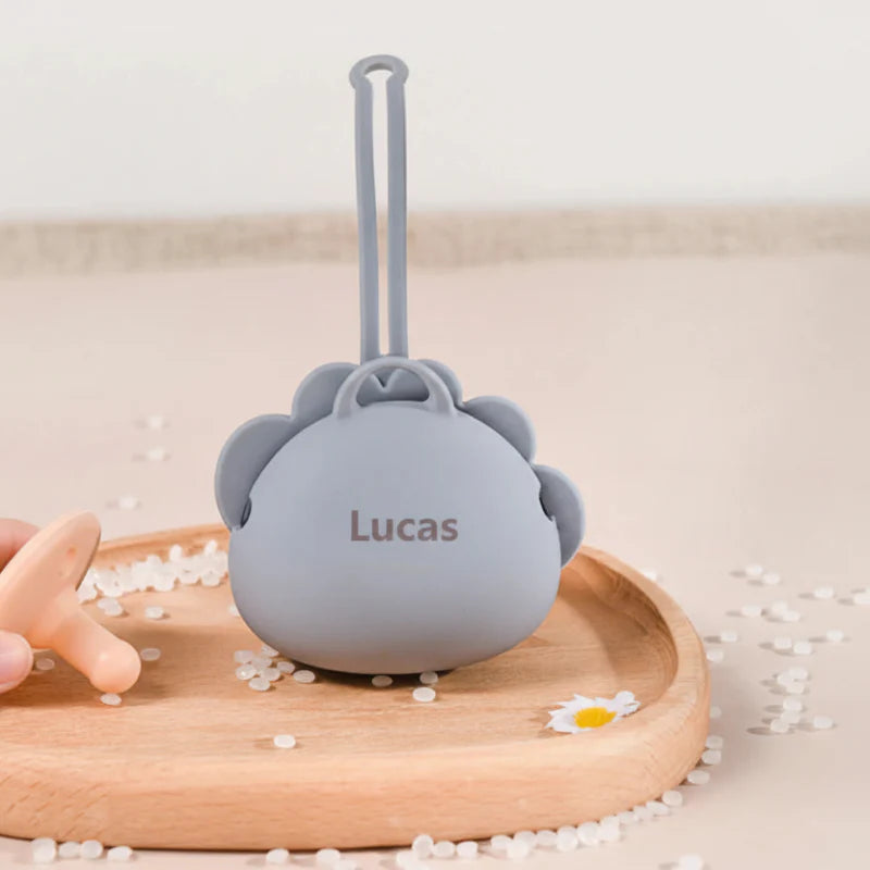 Personalized Pacifier Case – Kaiverrettu ja käytännöllinen – Henkilökohtainen tutinpidin