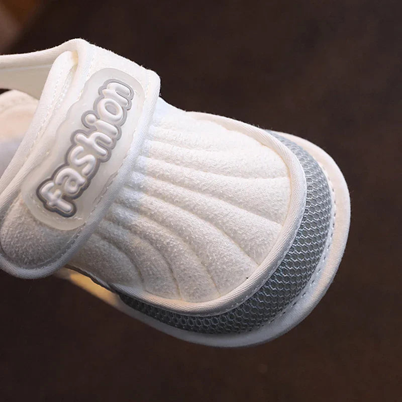 TinySteps – Hengittävä ja kevyt – kesäsandaalit vauvoille, joissa on luistamaton pohja